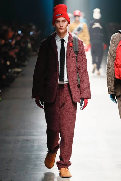 Look 12